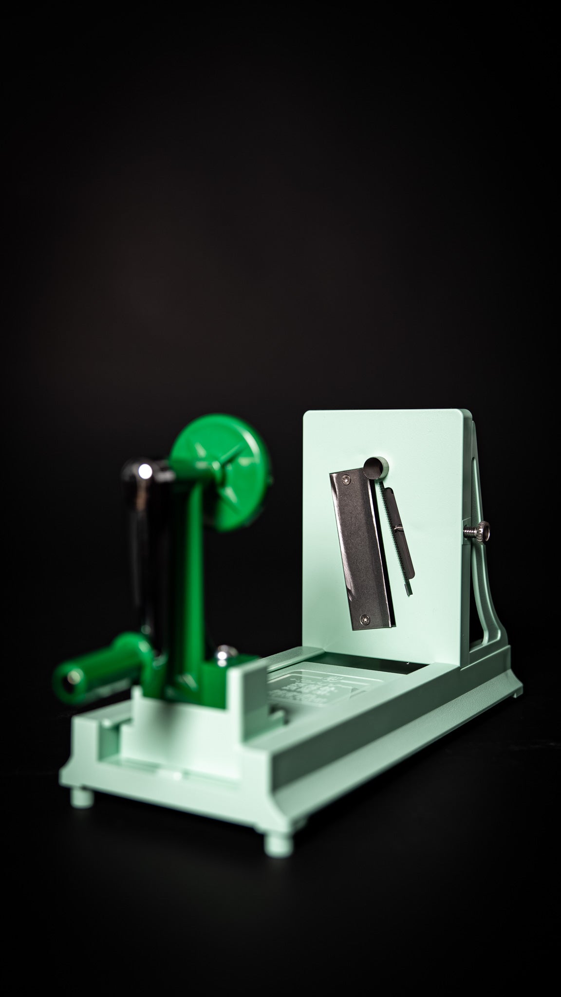 Arrière du Benriner Turning Slicer japonais montrant la structure et le support de lame.