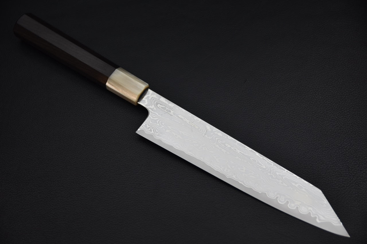 Couteau japonais kiritsuke 210 mm SPG Strix, vue complète sur fond neutre