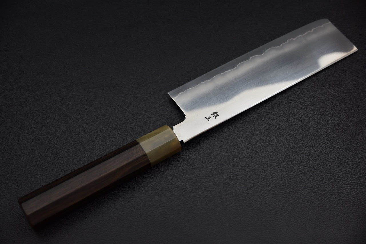 Tetsujin nakiri — vue du manche wa en taihei, bois clair à grain fin