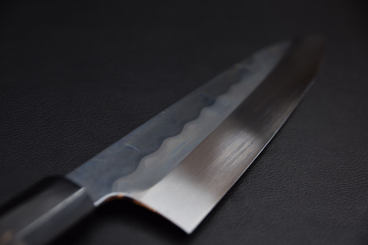 Hitohira Togashi gyuto 240 mm couteau japonais — profil droit de la lame