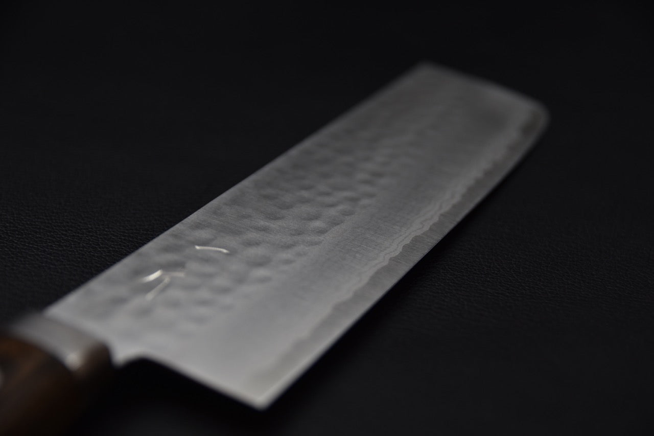 Couteau Nakiri japonais avec lame damassée en acier V10 tsuchime, Kanji Hitohira