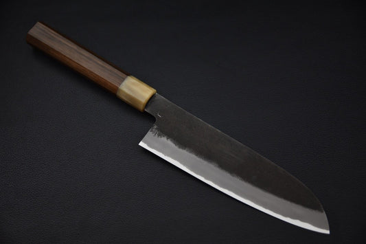 Couteau Santoku japonais avec lame en acier Nashiji et manche en ébène, par Hinoura