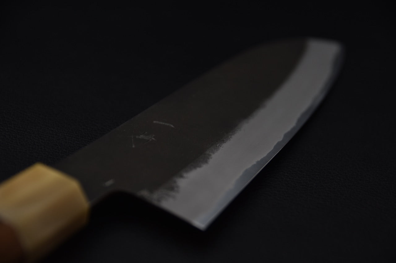 Couteau japonais Santoku avec lame en acier Nashiji shirogami du forgeron Mitsumi Hinoura