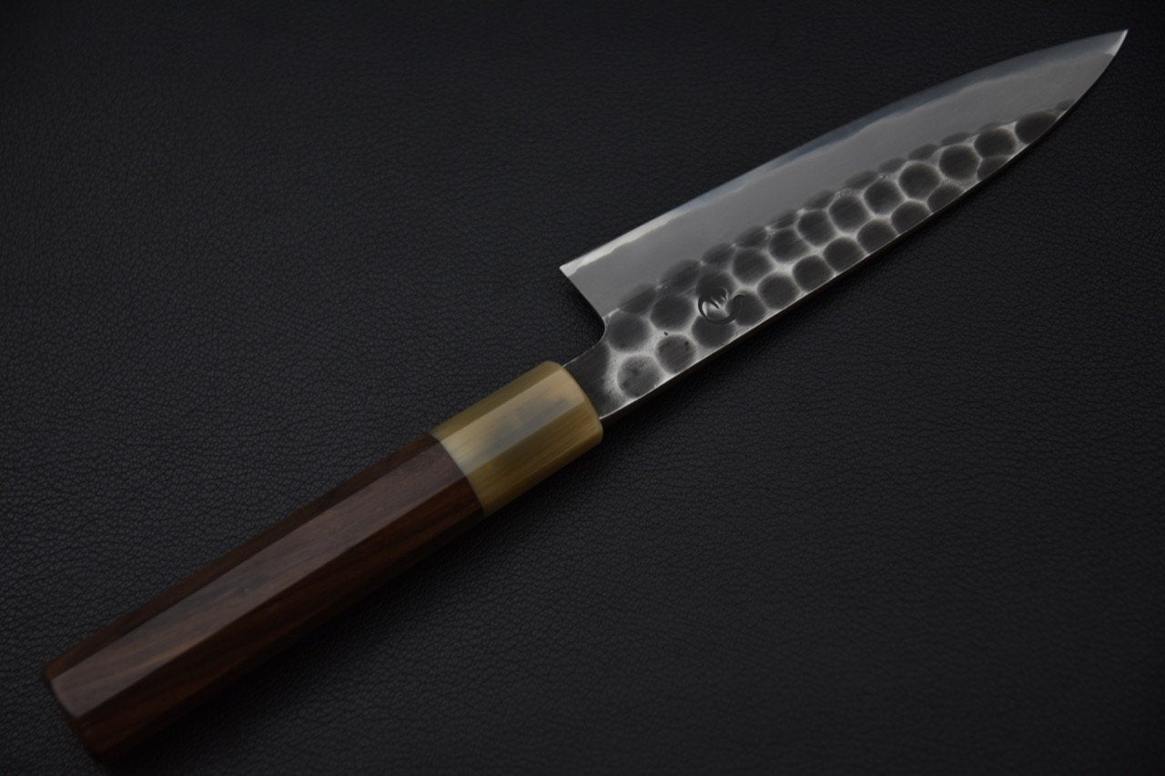 Couteau japonais Petty Hinode avec lame martelée en acier Tsuchime Shirogami #2, vue du profil gauche