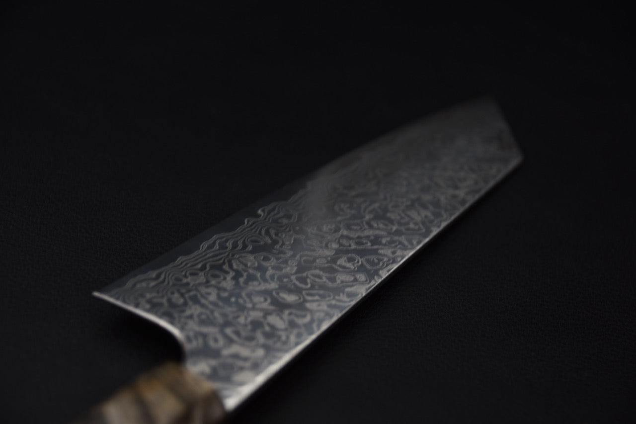 Détail du tranchant et de la pointe du couteau japonais bunka Hatsukokoro Ginga — Stay Sharp Montréal