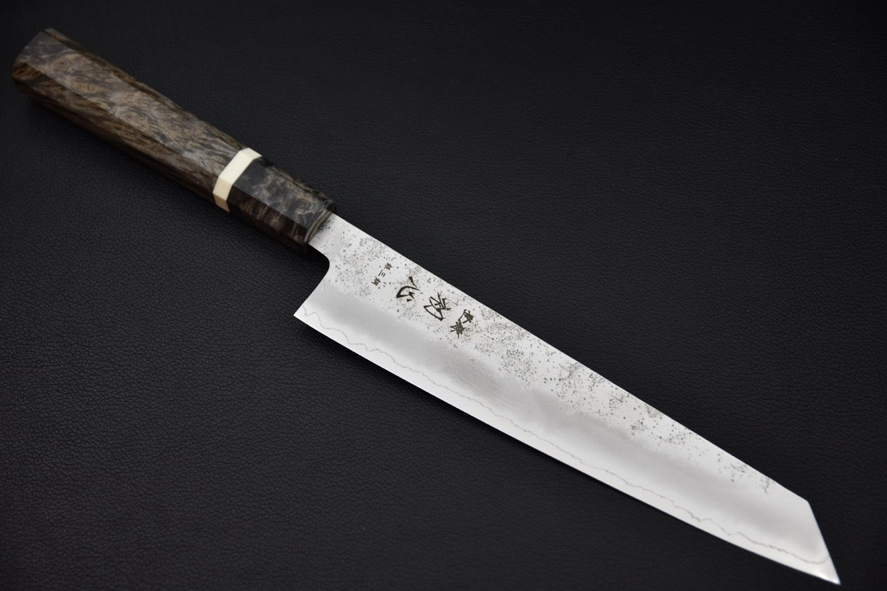 Couteau japonais kiritsuke gyuto 205mm Hatsukokoro Ginrei en acier Ginsan, vue complète sur fond noir — Stay Sharp Montréal.