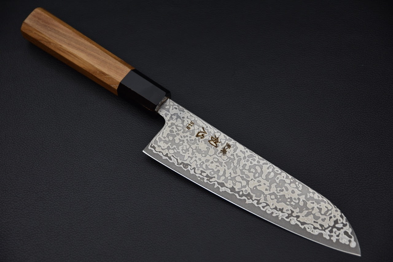 Couteau japonais Santoku 165mm en acier SLD damassé, vue détaillée de la lame — Stay Sharp Montréal.
