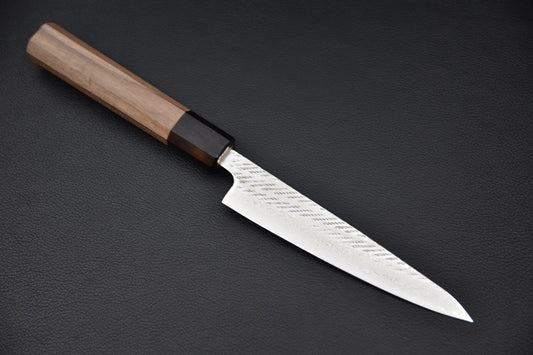 Couteau japonais petty Hitohira Futana Inox Nawame Damascus 135mm, vue complète sur fond sombre