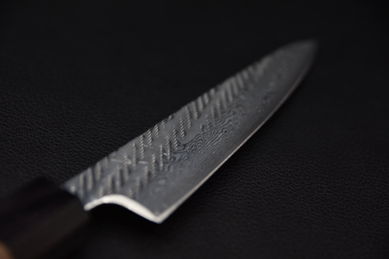 Lame damassée nawame du couteau japonais Hitohira Futana petty 135mm, détail de la finition