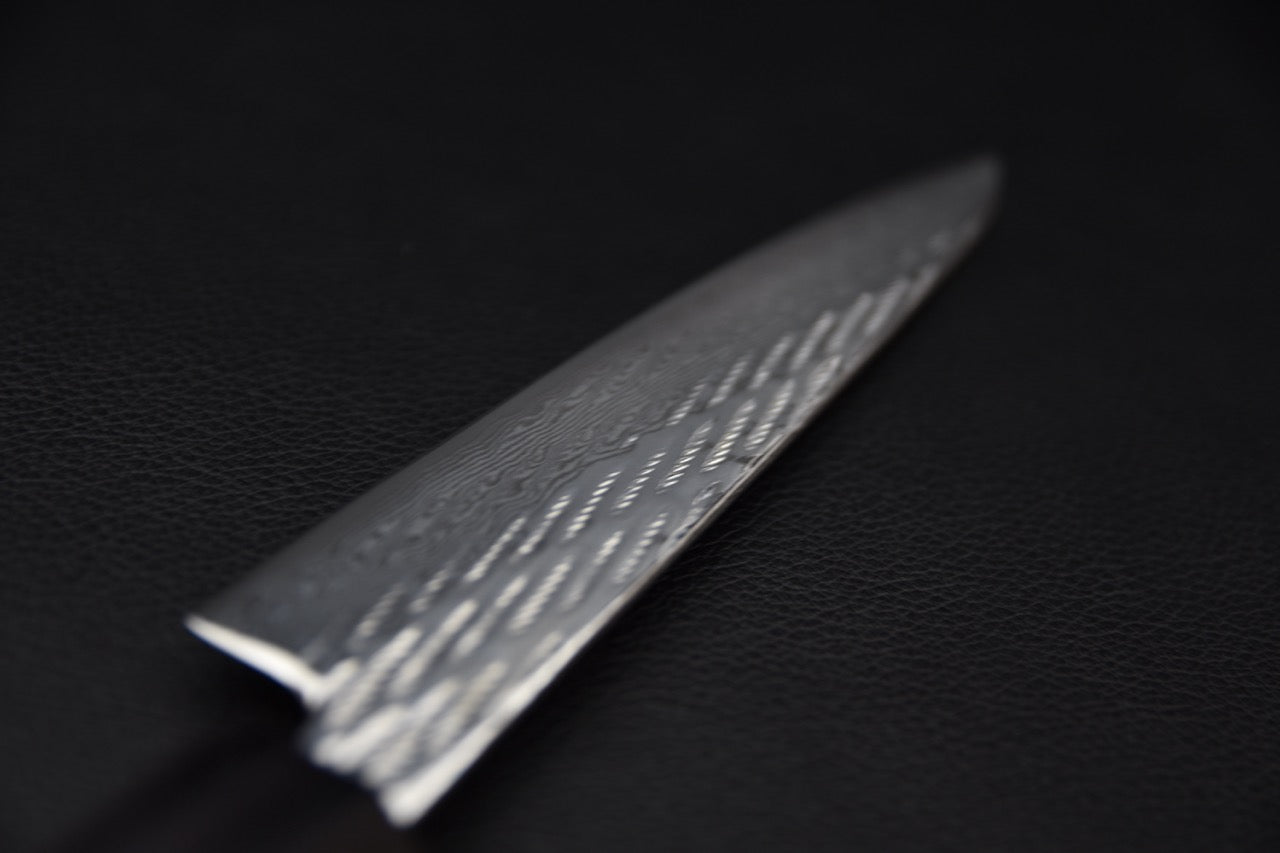 Couteau japonais Hitohira Futana petty 135mm, vue de trois quarts manche et lame