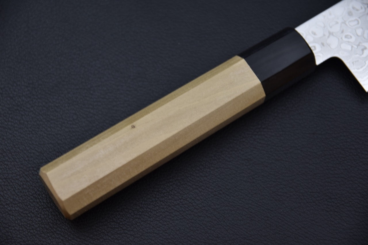 Couteau japonais Nakiri Hitohira HG Damascus, manche octogonal en bois de magnolia et virole en corne noire.