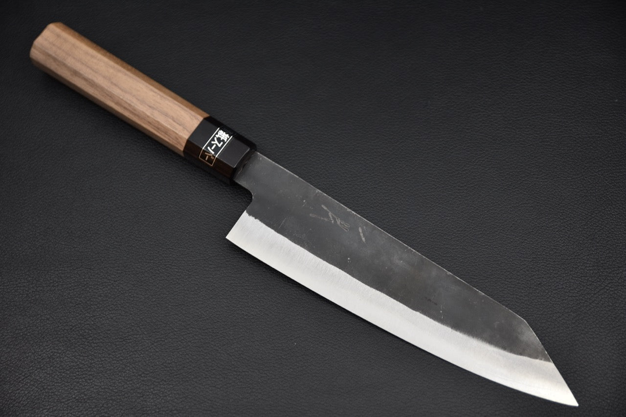 Couteau japonais Bunka 180mm Aogami Super, vue complète avec manche en noyer et finition kurouchi.