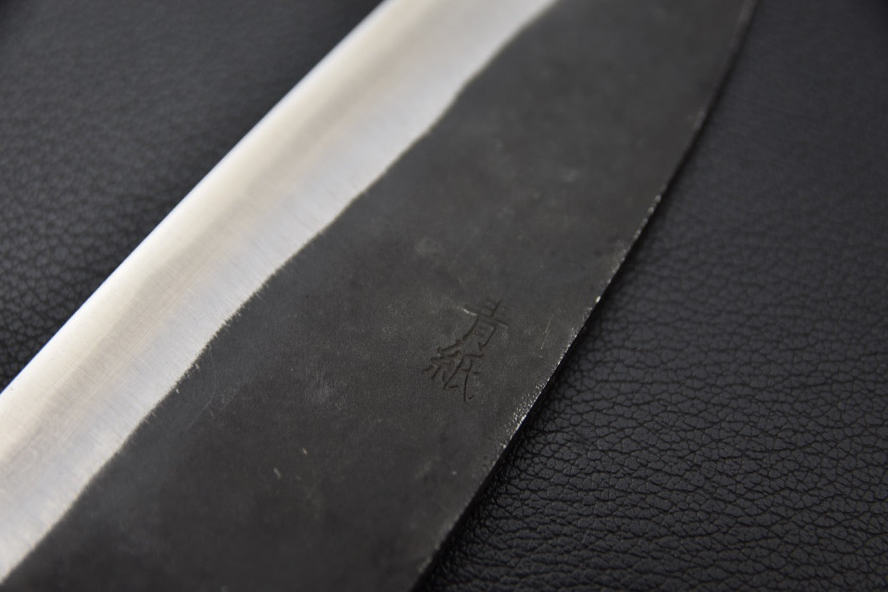 Couteau japonais chef, steel Blue #1, poignée en noyer ergonomique, profil affûté.