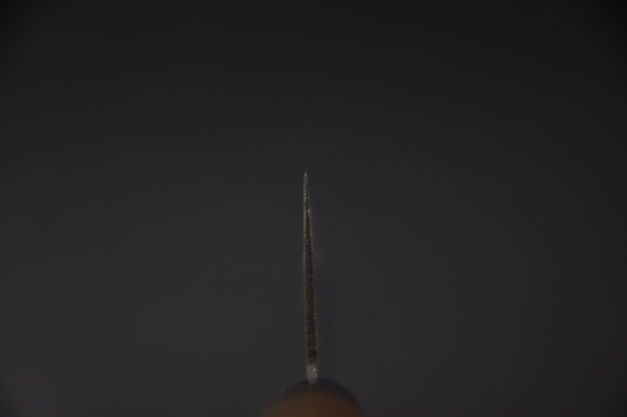 Vue du tranchant du couteau japonais Nakiri Hitohira Hizen Kurouchi Shirogami #2 — Stay Sharp Montréal.