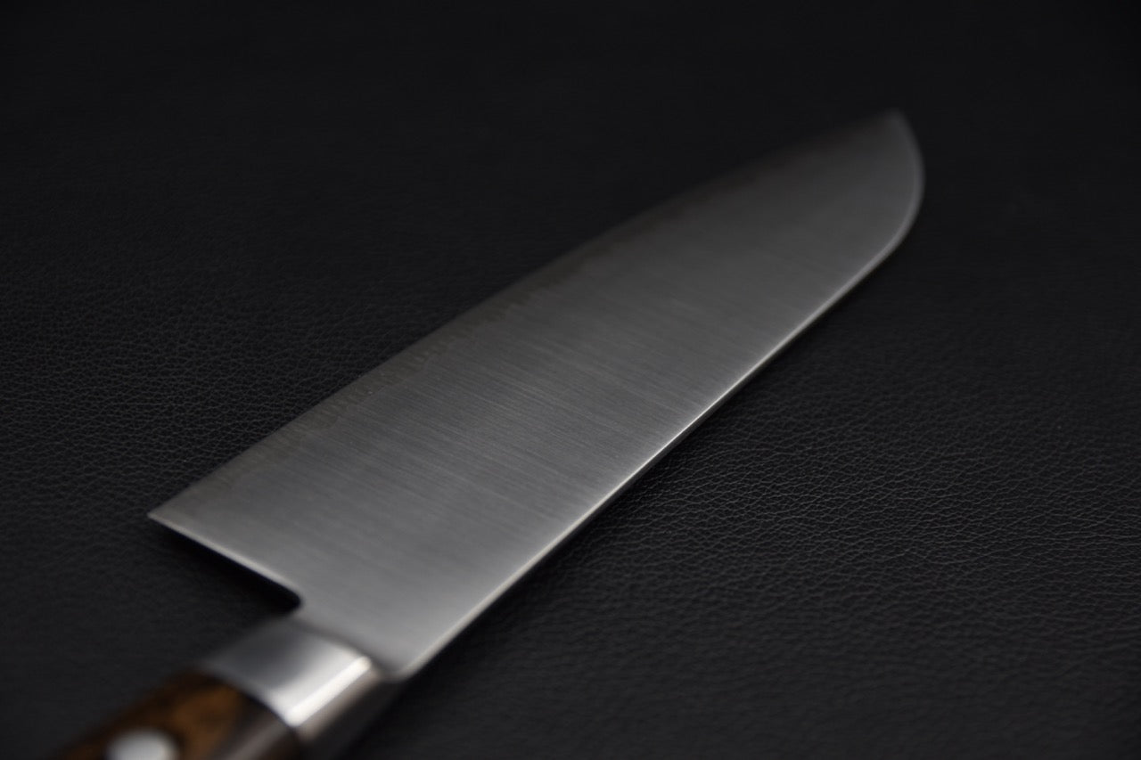 Vue du profil de la lame Santoku 180mm en acier SG2.