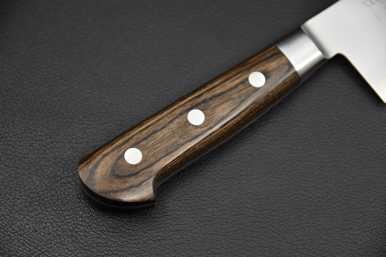 Couteau japonais Hitohira Imojiya ST SG2 — vue de la pointe fine.