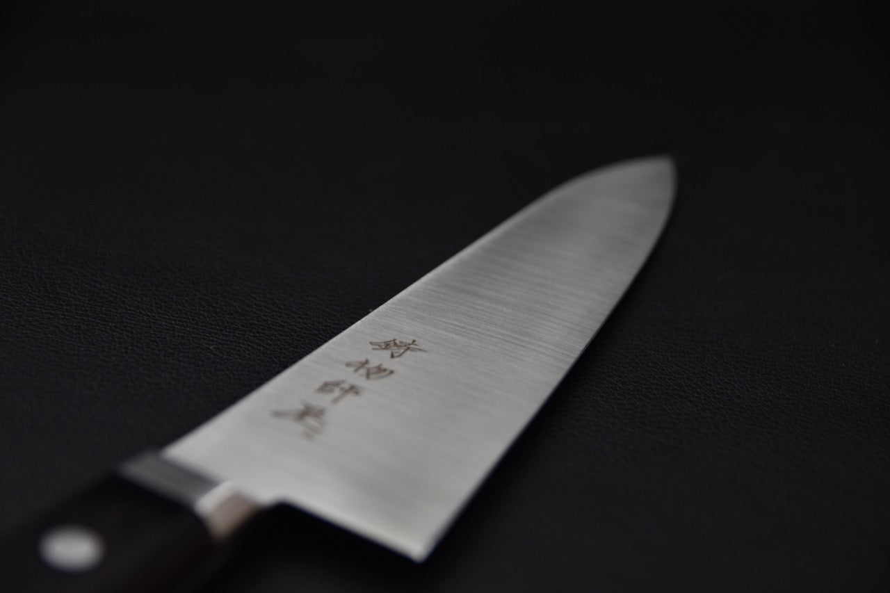 Détail de la lame inox mono DSR-1K6 du couteau japonais Hitohira Imojiya TH Stainless gyuto