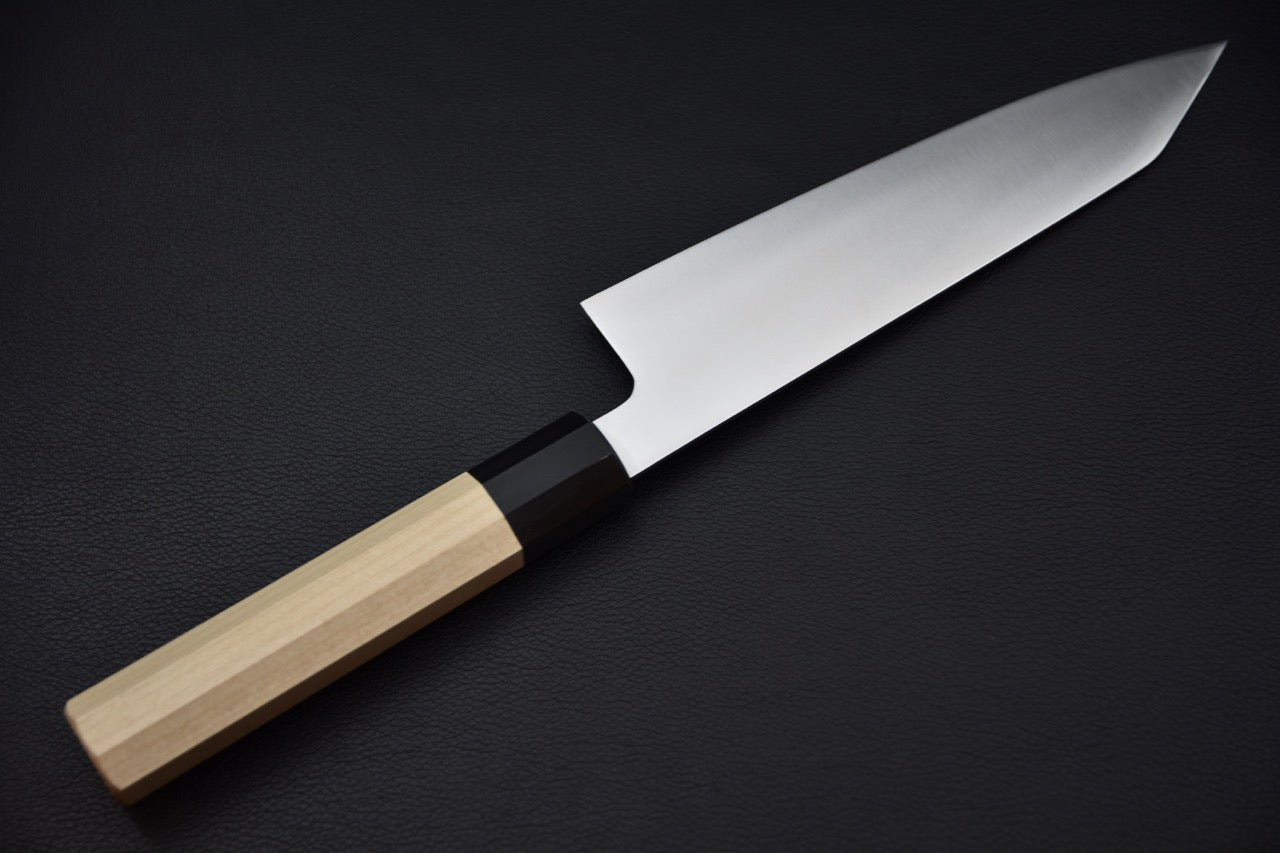 Vue latérale de la lame finition migaki du couteau japonais bunka 180mm