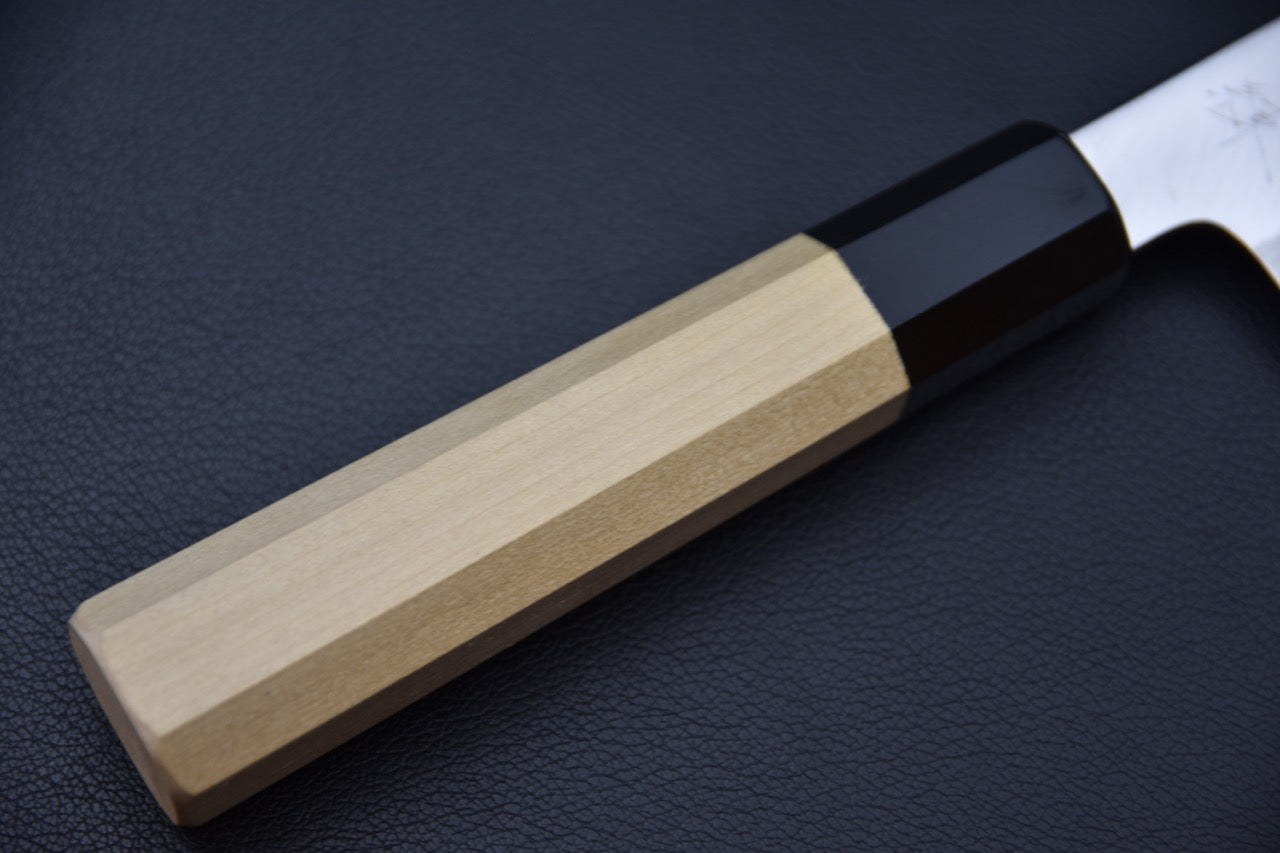 couteau japonais nakiri lame Ginsan, harmonie visuelle acier-bois, prise en main sûre