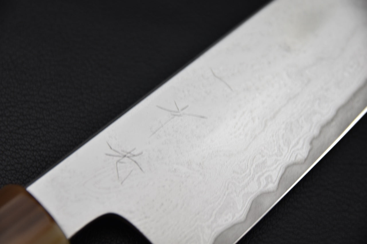 Couteau japonais santoku Hitohira, marquages japonais gravés sur la lame — Stay Sharp Montréal.