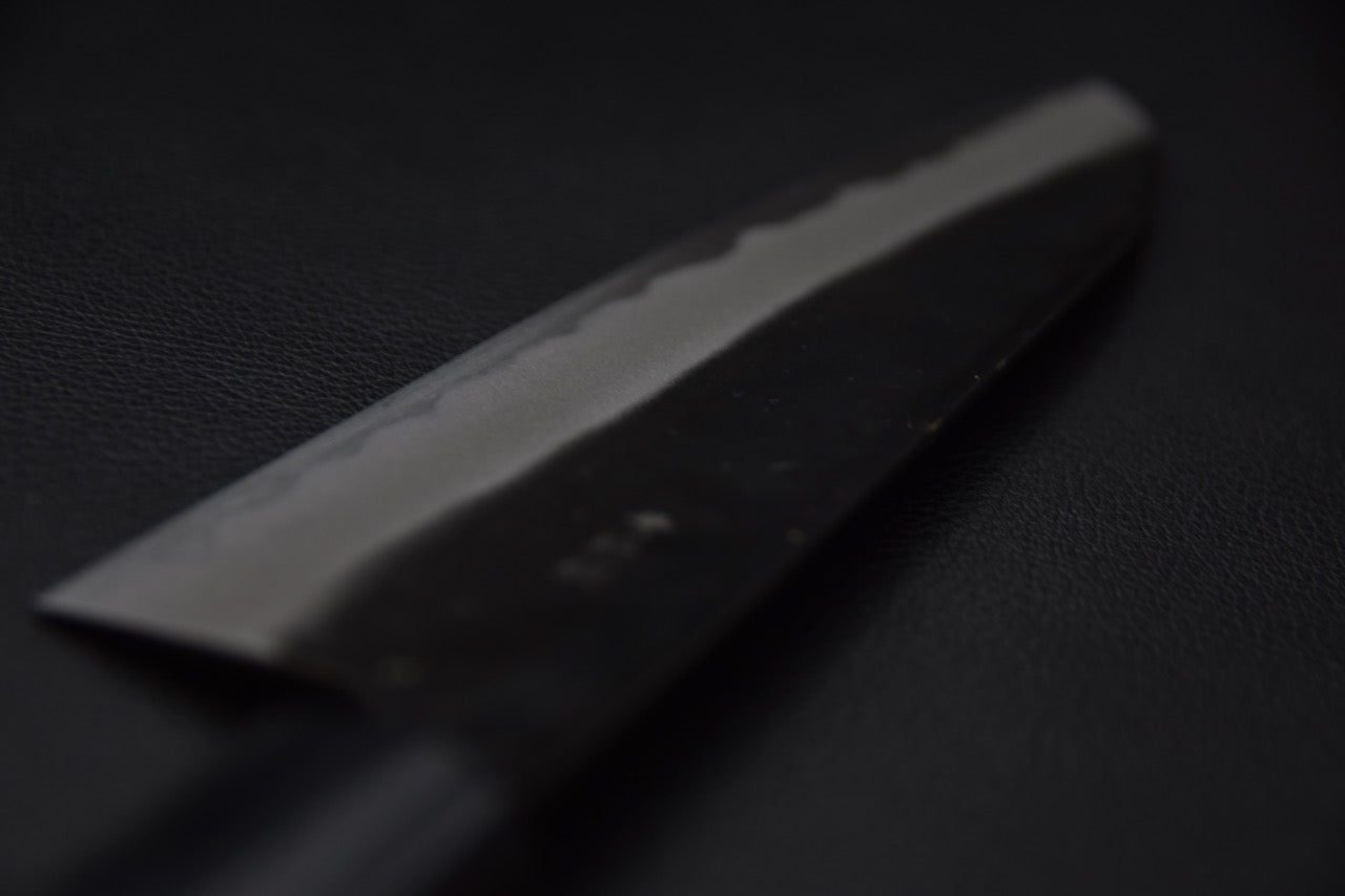 couteau japonais Hitohira MS Santoku manche bois de rose et lame kurouchi