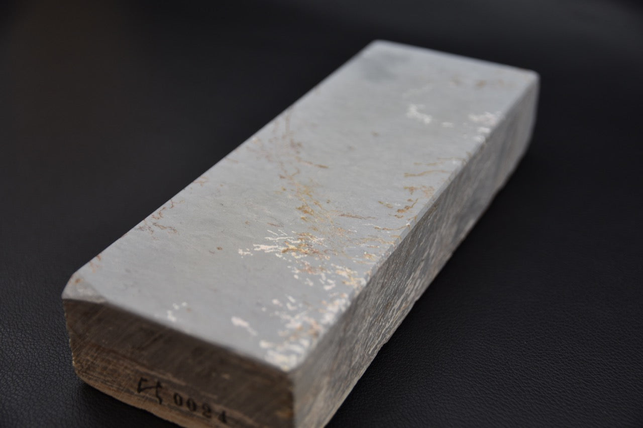 Hitohira Picked Mizukihara Uchigumori Natural Stone (No.0024)