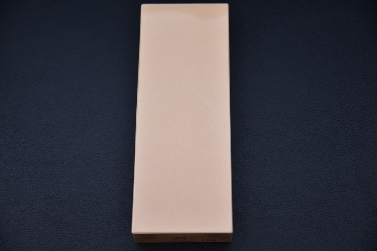 Pierre à aiguiser Hitohira No.02 #400 vue de dessus – ton ocre clair uniforme
