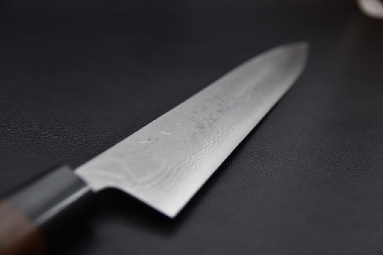 Détail de la lame damassée du couteau Hitohira Setsu Sujihiki 255mm