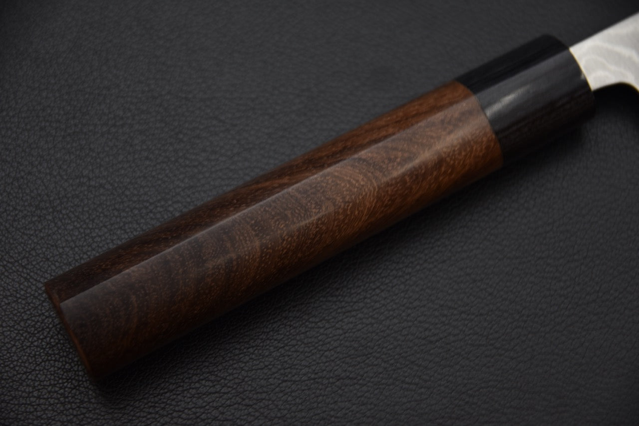 Texture et grain du manche en bois de rose poli