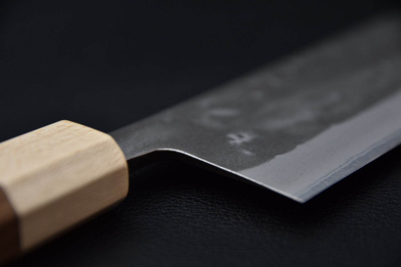 Manche en noyer du couteau japonais Nakiri 165 mm, finition octogonale — Stay Sharp Montréal.