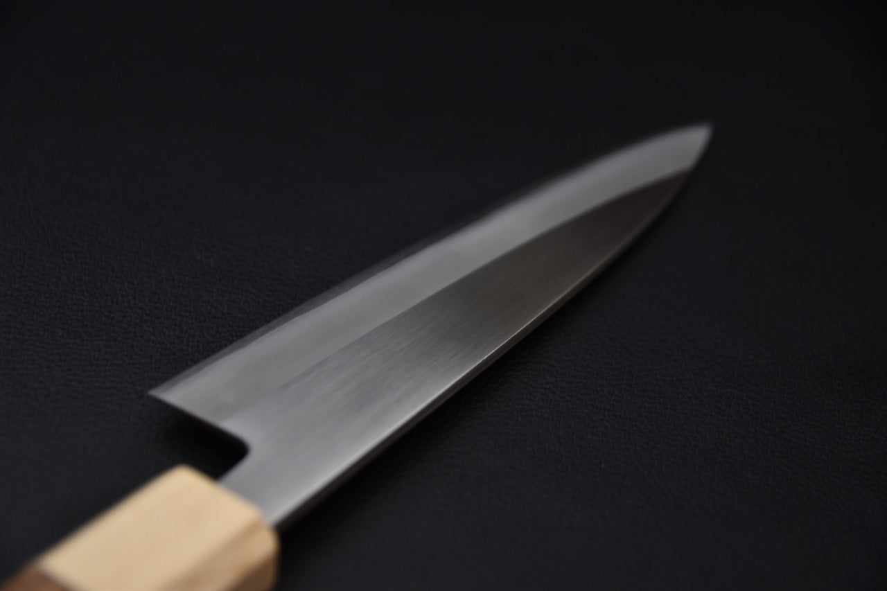 Hitohira TD Gyuto 165mm forgé en acier SLD, finition migaki élégante, manche traditionnel noyer