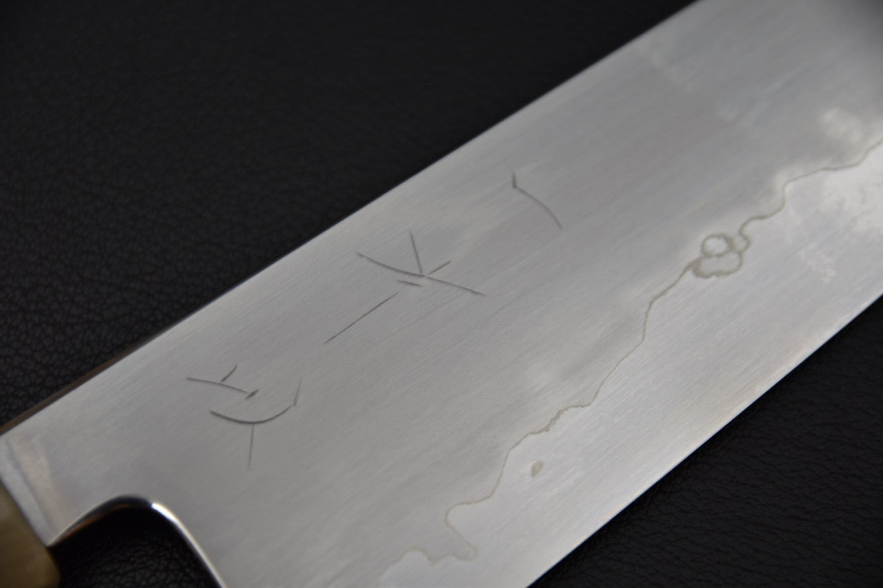 Détail de la lame kasumi en acier carbone Aogami #1, couteau japonais — Stay Sharp Montréal