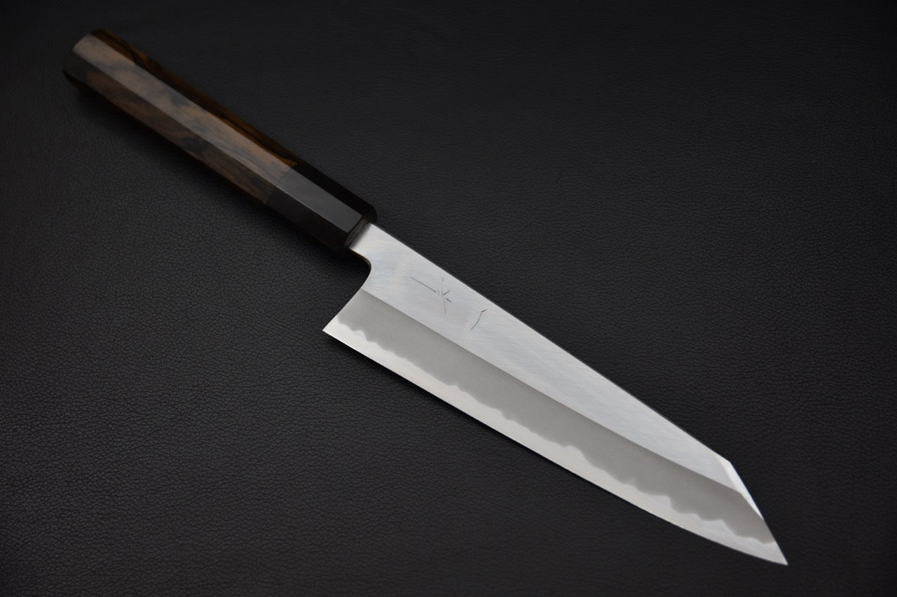 Couteau japonais Hitohira Tanaka Kyuzo Kiritsuke Gyuto 195mm, lame en acier Aogami #1, vue complète sur fond noir — Stay Sharp Montréal.