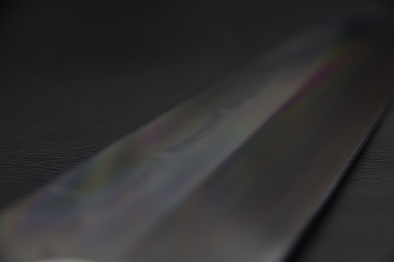 Reflets arc-en-ciel sur la surface polie du Mizu Honyaki en Shirogami #1