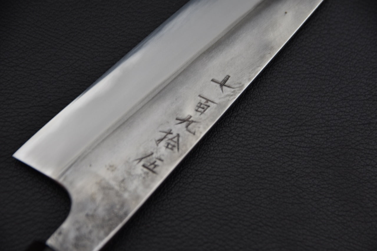Couteau japonais petty Jiro 180mm, vue complète profil droit avec manche wa en tagayasan — Stay Sharp Montréal.