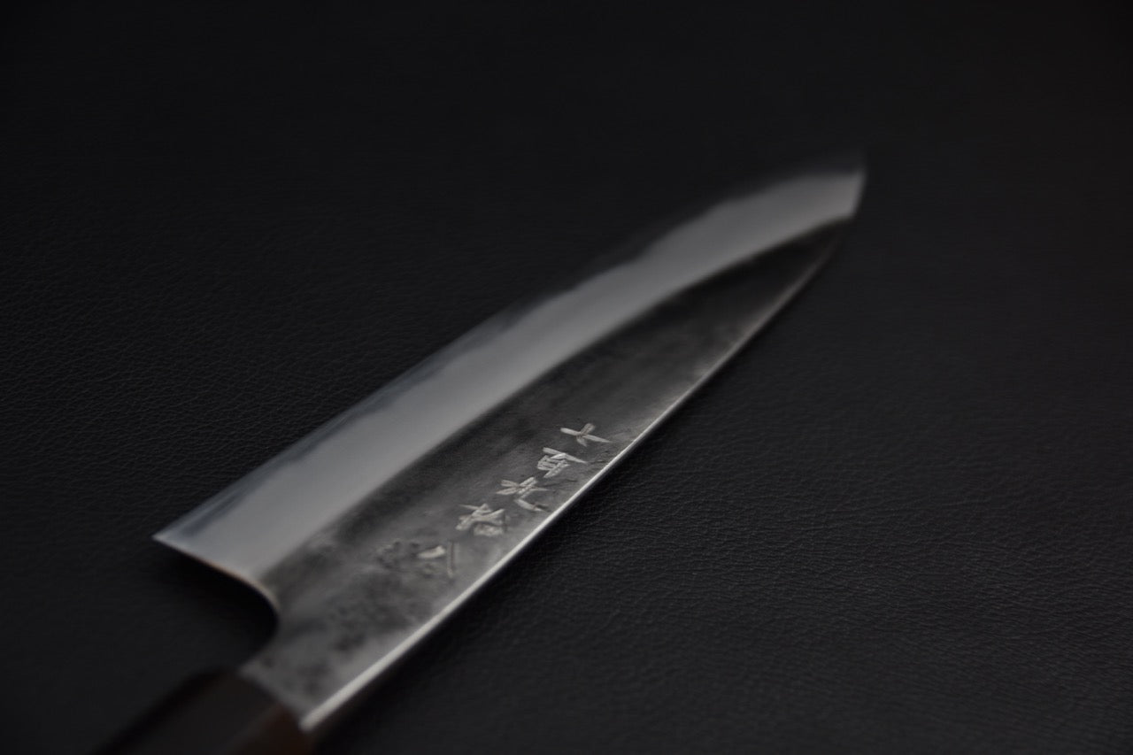 Couteau japonais petty Jiro 180mm, vue complète de la lame carbone clad et du manche octogonal — Stay Sharp Montréal.