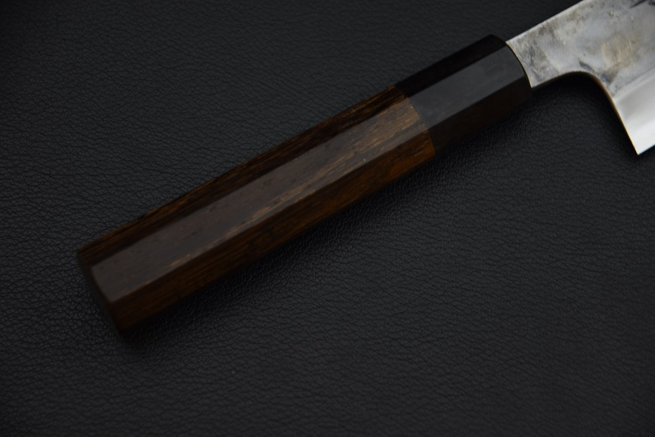 Détail du manche octogonal en tagayasan d’un couteau japonais petty — Stay Sharp Montréal