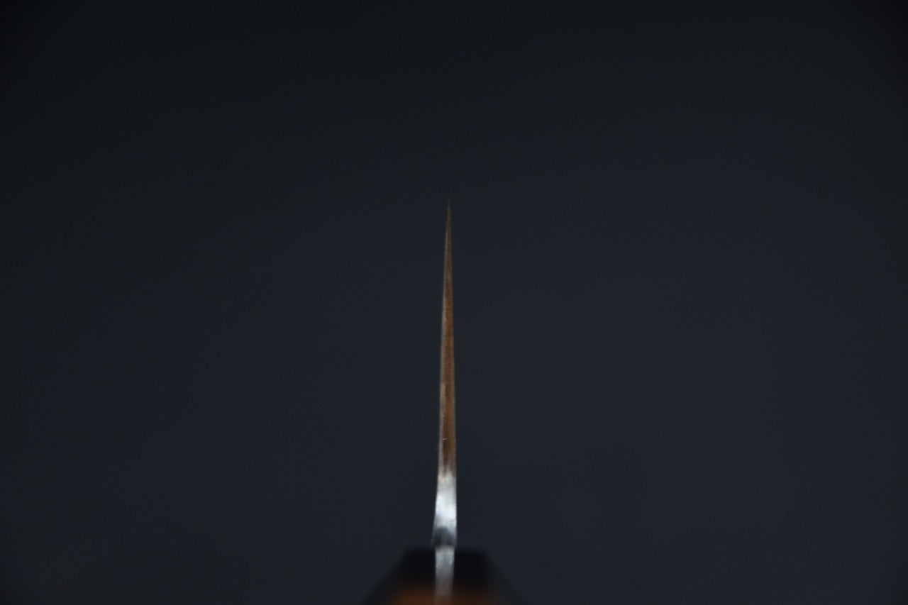 Couteau japonais santoku Jiro Tsuchime Wa, vue de face du profil très fin de la lame.