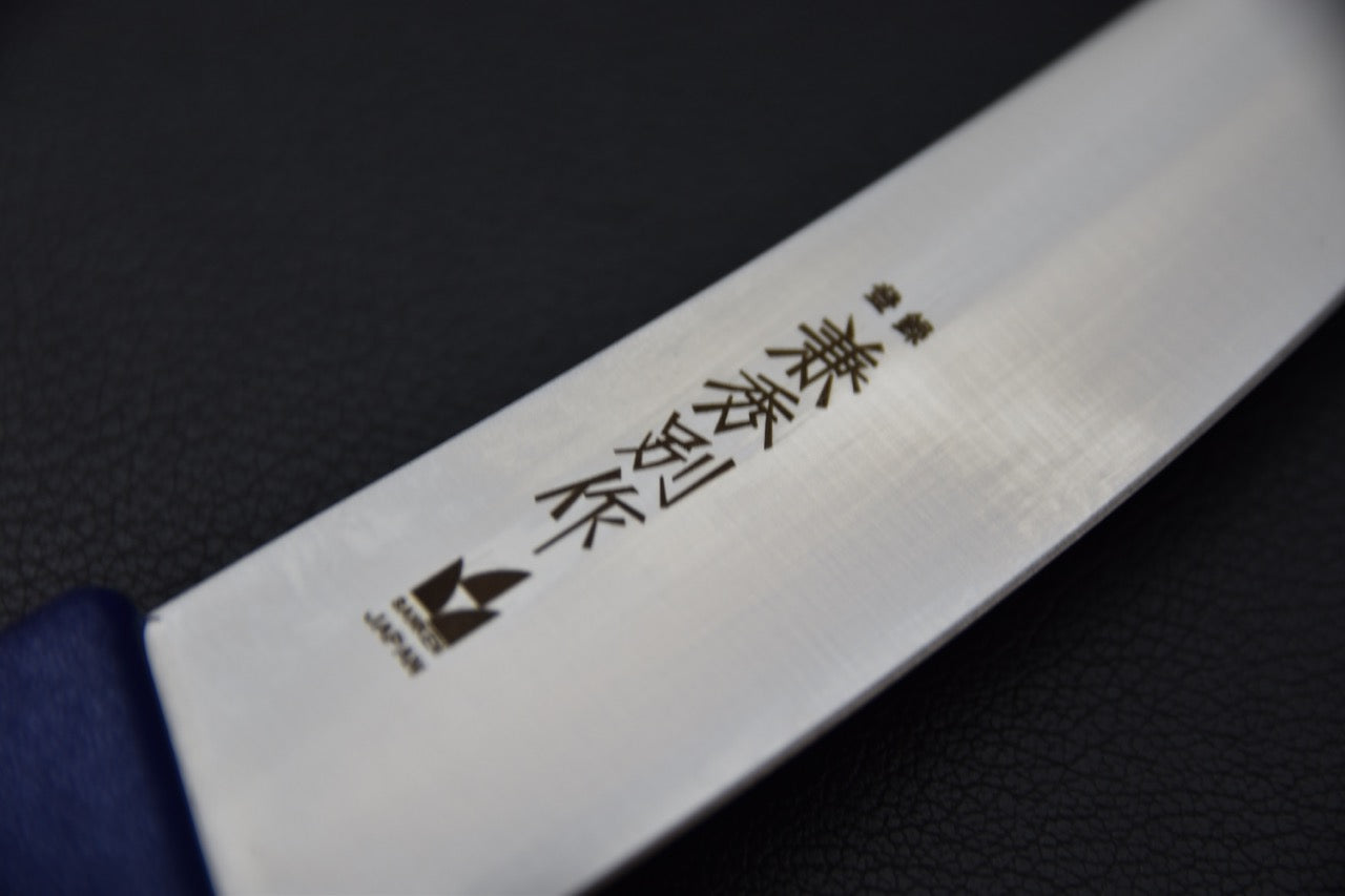 Couteau japonais Kanehide Bessaku Chosaki gros plan sur la gravure de la lame