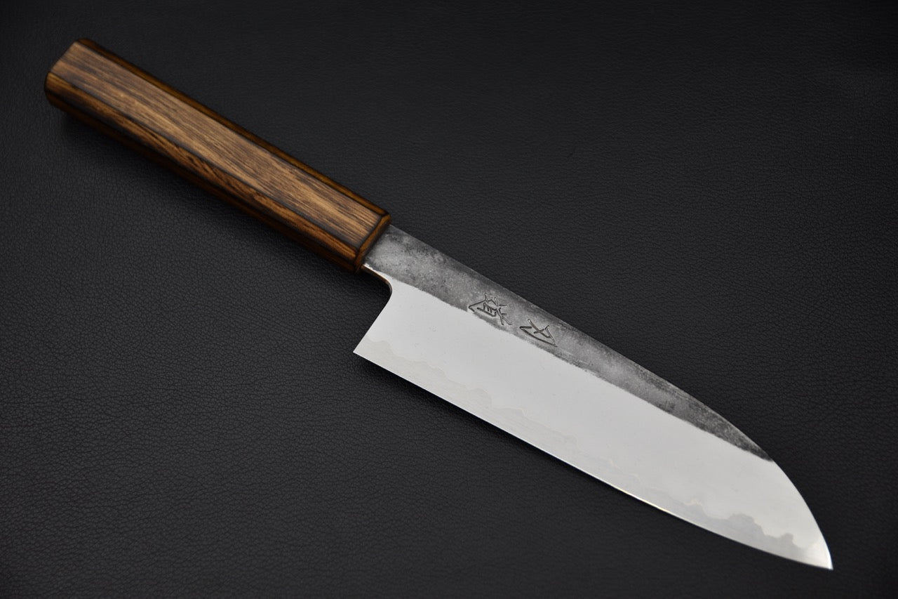 Couteau japonais Santoku avec lame en Shirogami #1 et finition nashiji.