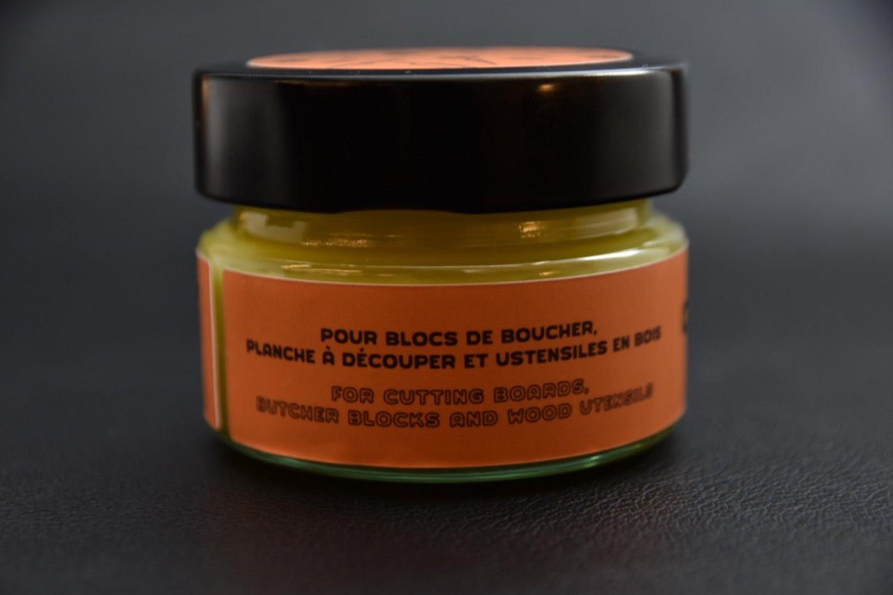 Pot de cire d’abeille Maku 150 ml destiné à l’entretien du bois et des manches de couteau japonais.