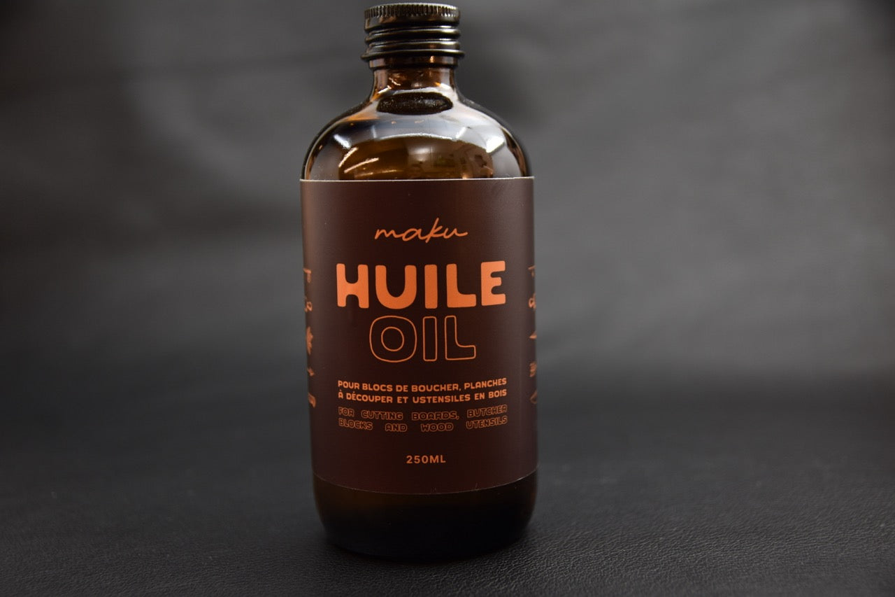 Huile Maku 250 ml pour planche à découper et manche en bois de couteau japonais, vue de face.