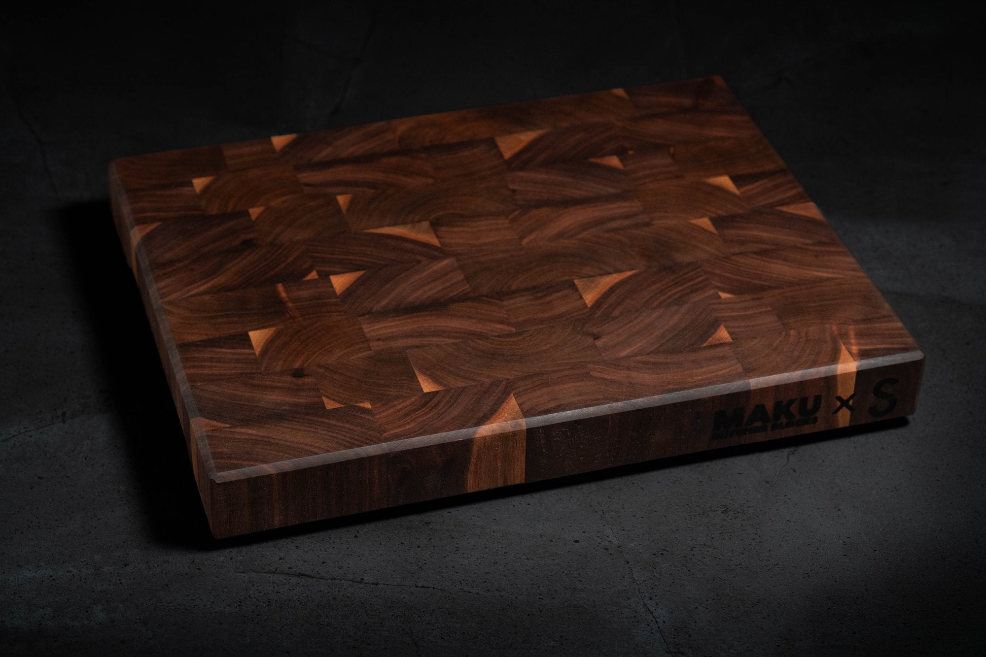 Maku Planche à Découper en Noyer