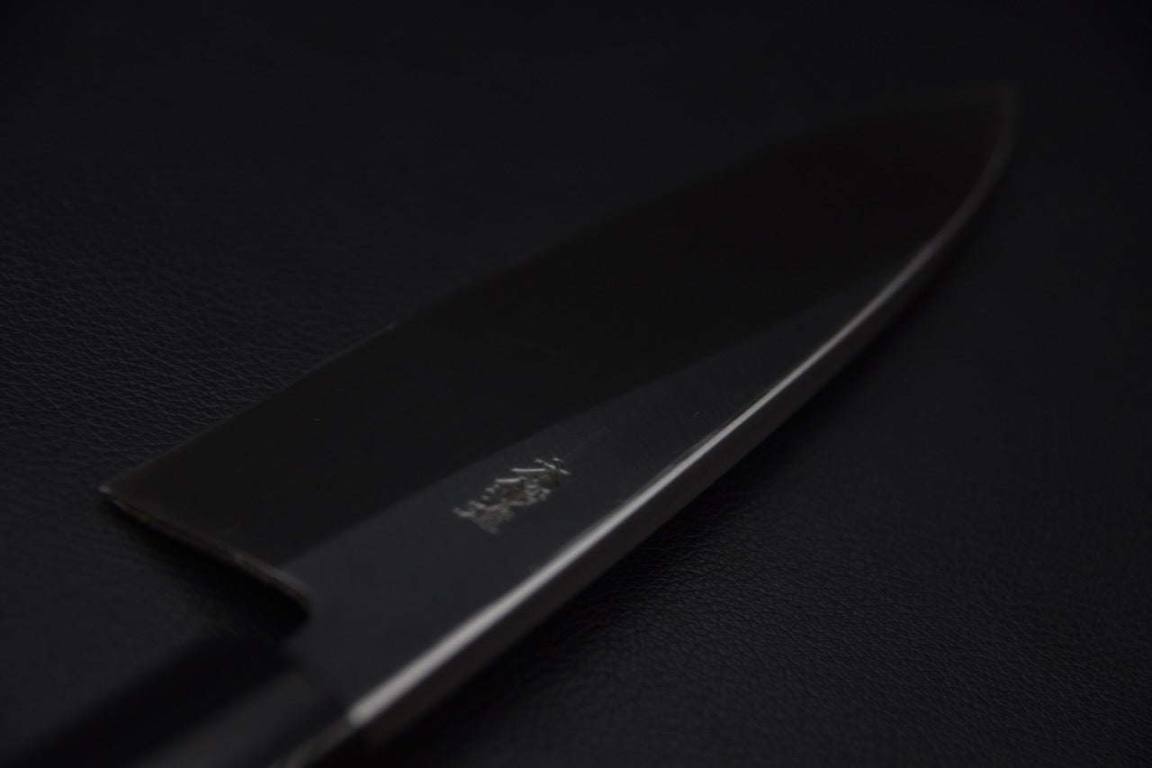 Couteau japonais Ai deba avec lame en acier carbone, vue sur un kanji gravé