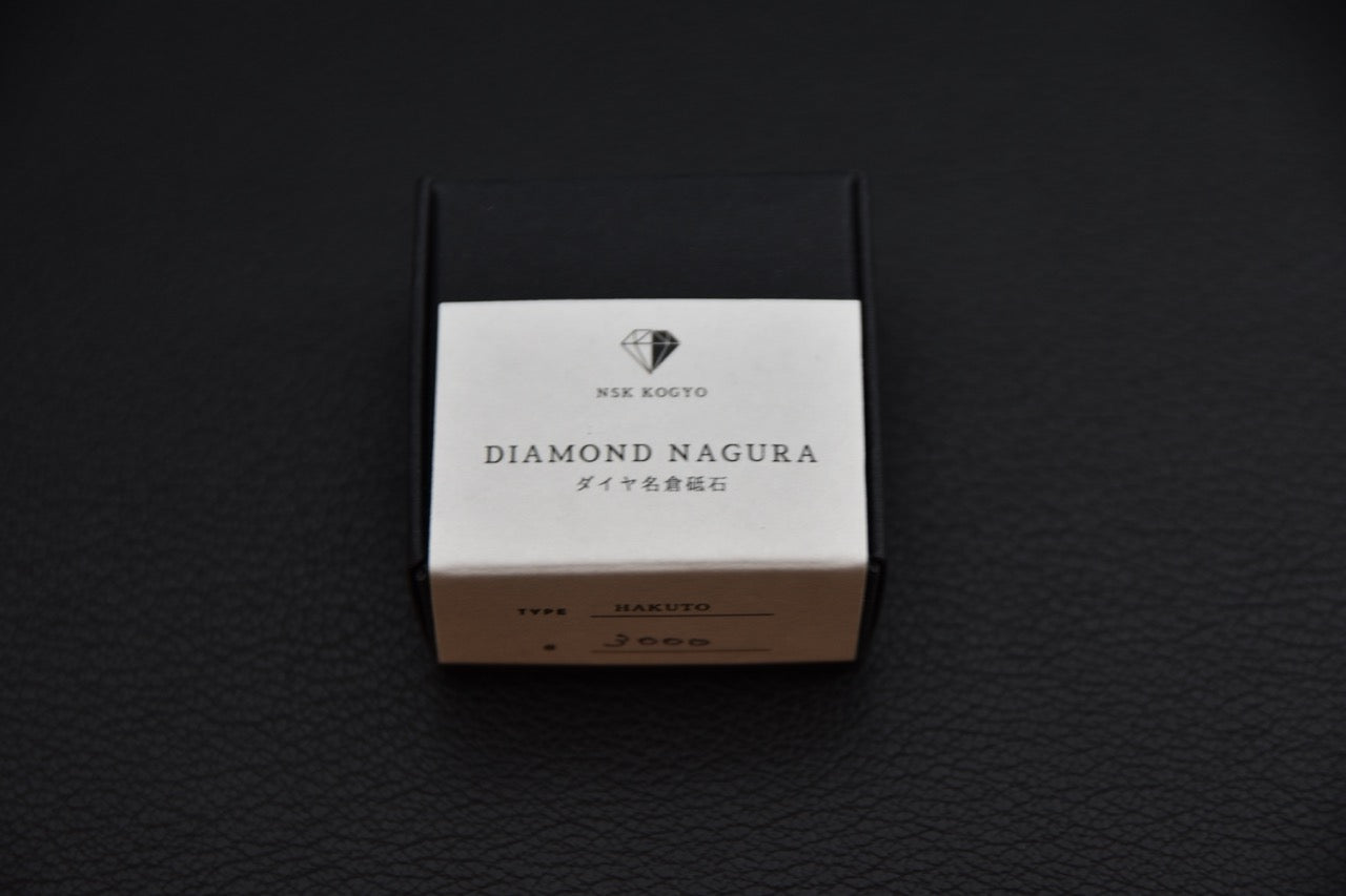 Nagura diamantée NSK KOGYO #3000 dans son emballage, accessoire d’aiguisage pour couteau japonais.