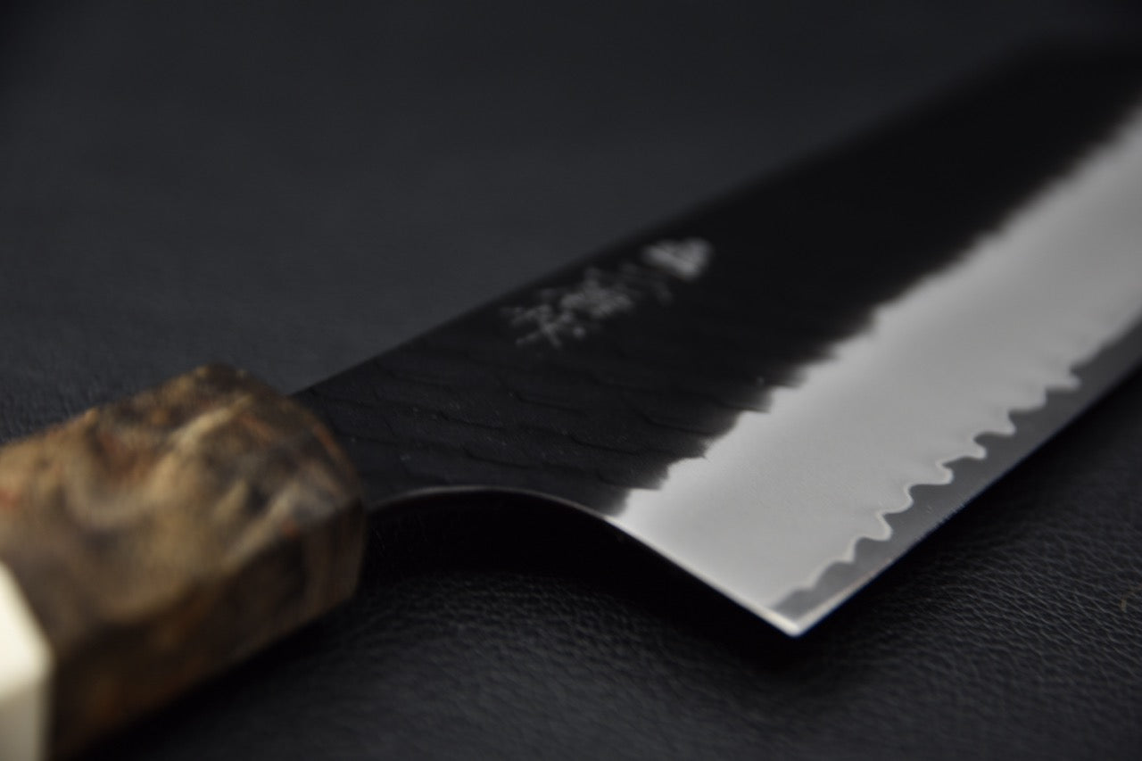 Profil de la lame d’un couteau japonais bunka SG2 kurouchi tsuchime — Japanese knife