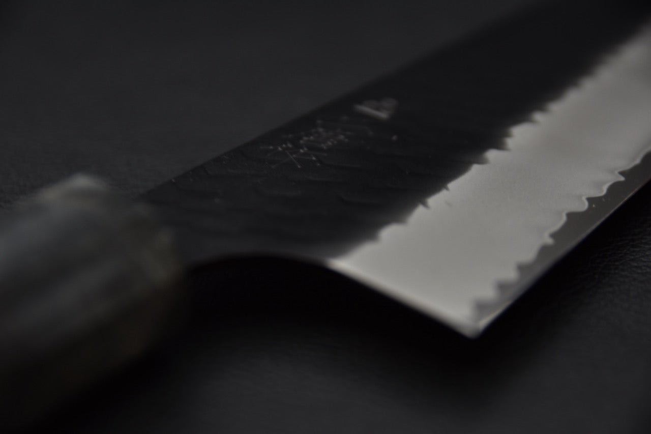 Couteau japonais Gyuto Kiritsuke SG2 Nigara Hamono, détail de la transition entre lame et manche.