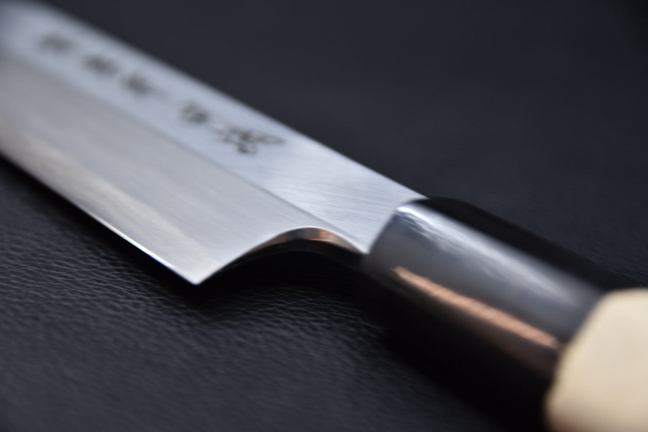 Détail du talon et de la géométrie asymétrique du couteau japonais yanagiba Shirogami #2