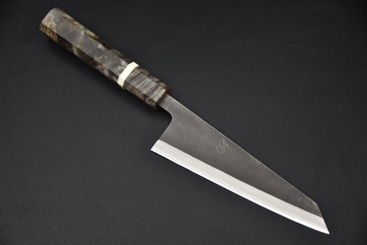 Couteau japonais Yoshikane Honesuki 150mm, manche en bouleau stabilisé, vue du manche — Stay Sharp Montréal.