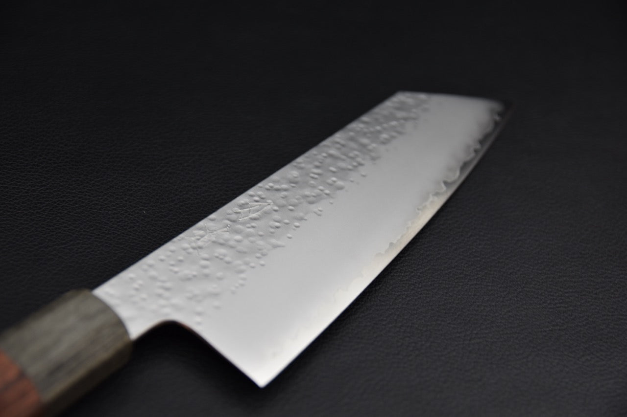 Couteau japonais bunka 180 mm — vue complète, profil droit